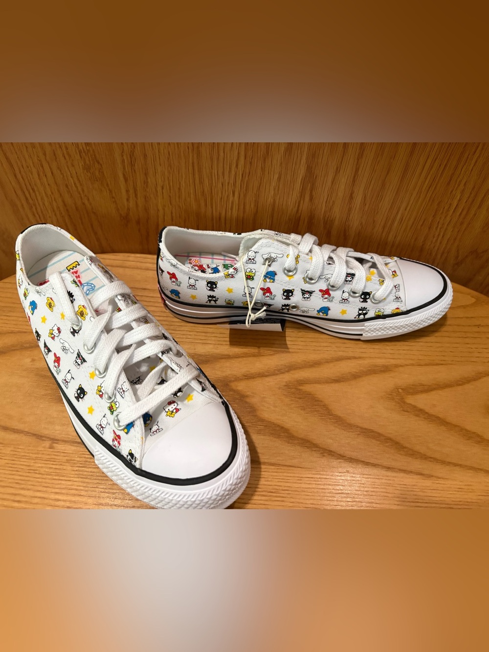 Converse x Hello Kitty Friends BFFS Chuck Taylor All Star Low Top Womens 7.5 NWT